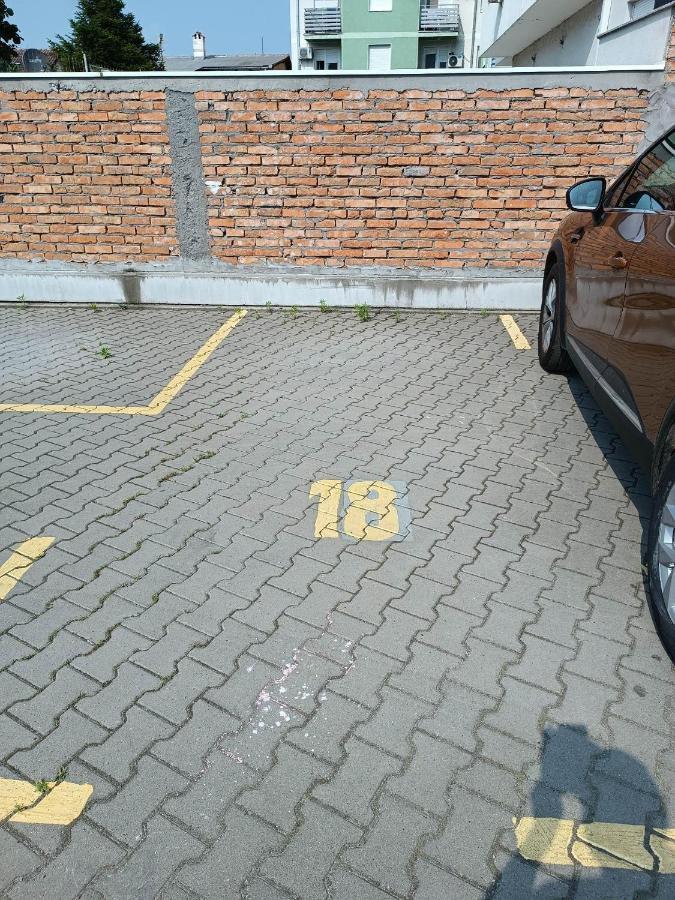 Vertigo Modern Studio-Free Private Parking-Fast Wi-Fi Nowy Sad Zewnętrze zdjęcie